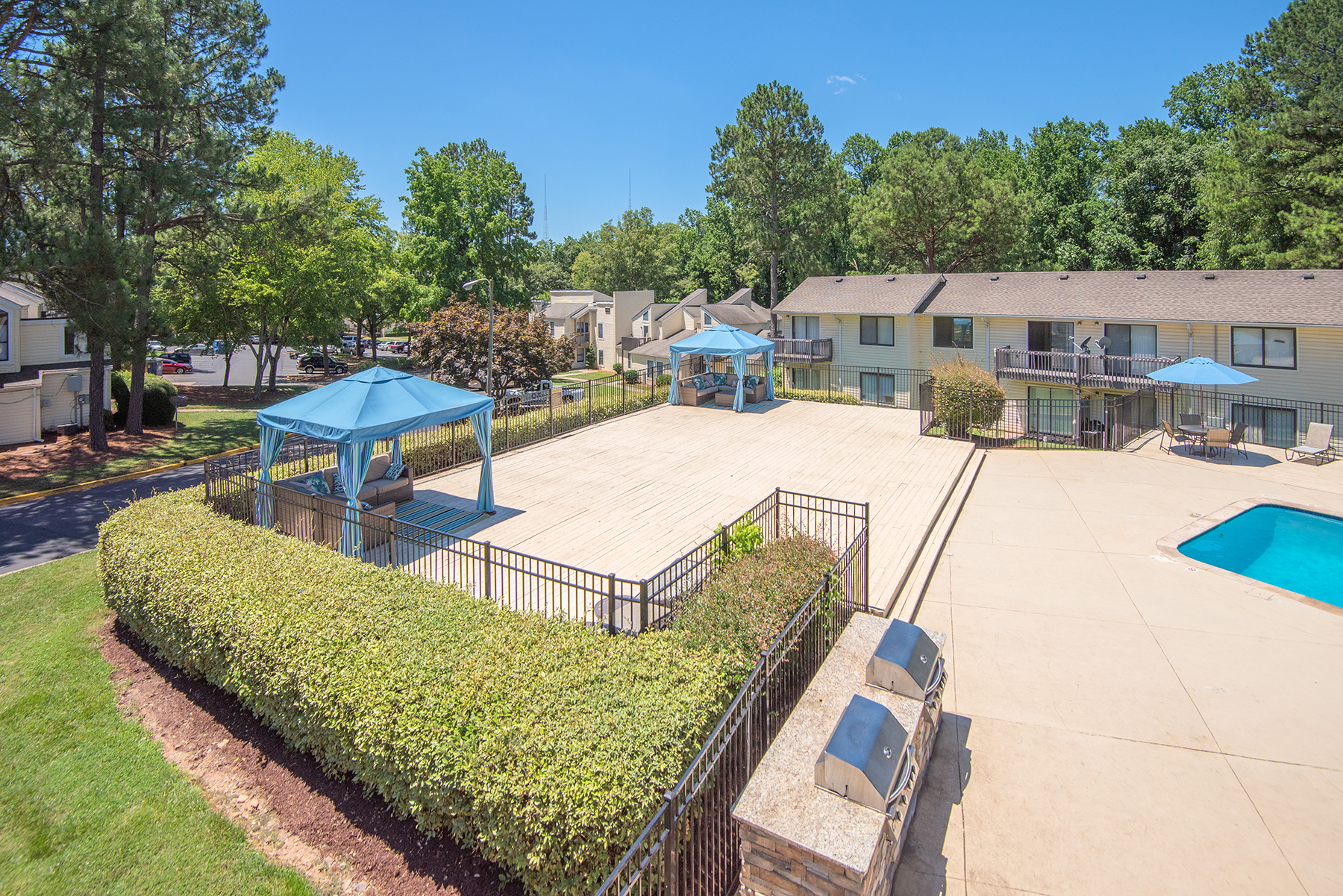 The Flats at Arrowood The Multifamily Advisory Group at Cushman